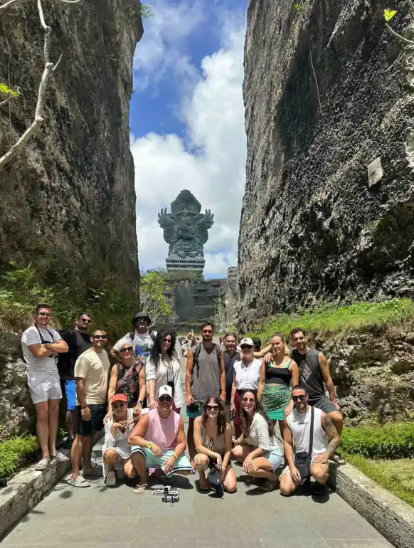 Η παρέα μας στο πάρκο Garuda Wisnu Kencana, Uluwatu
