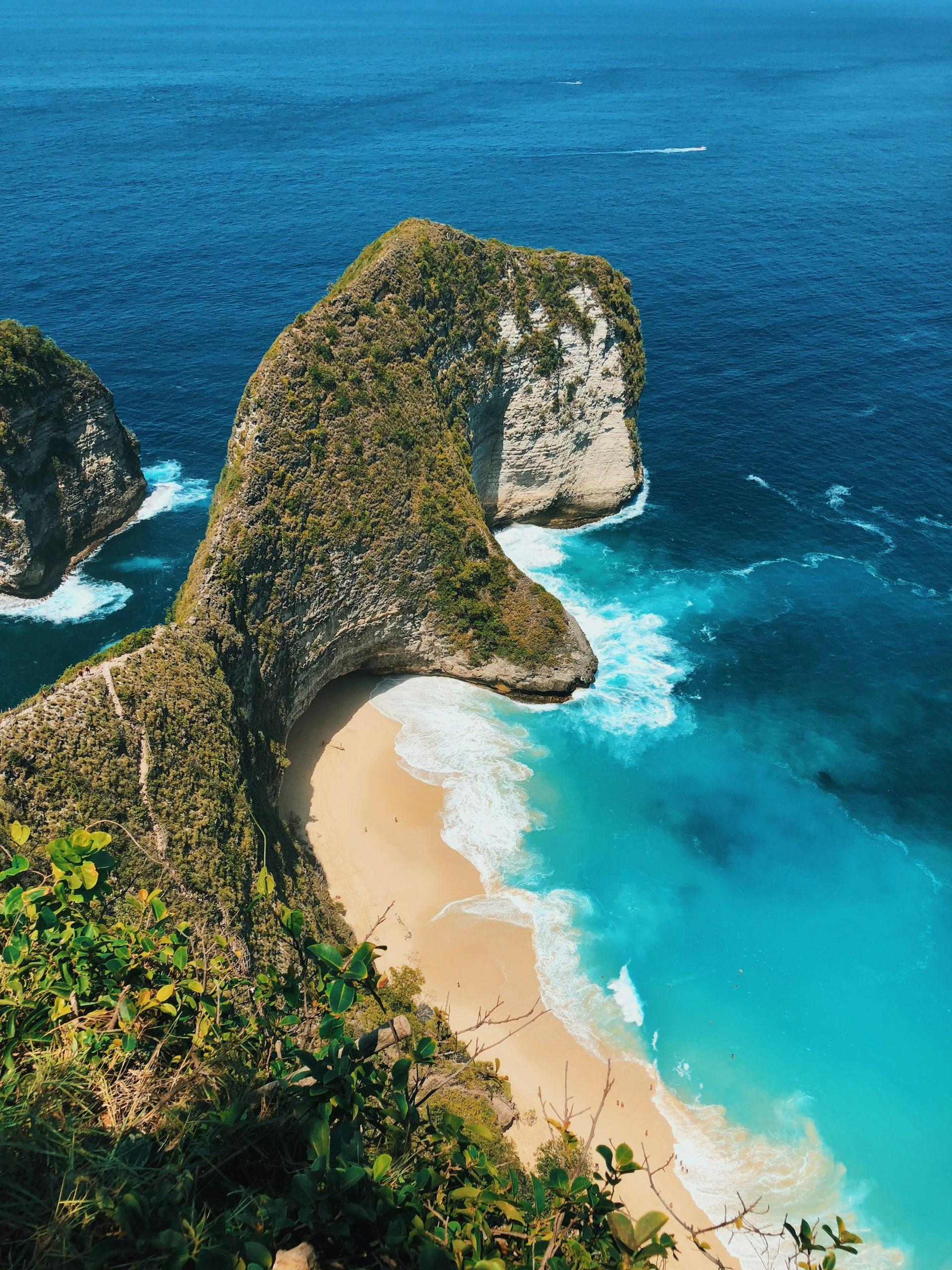 Η παραλία Kelingking στη Nusa Penida